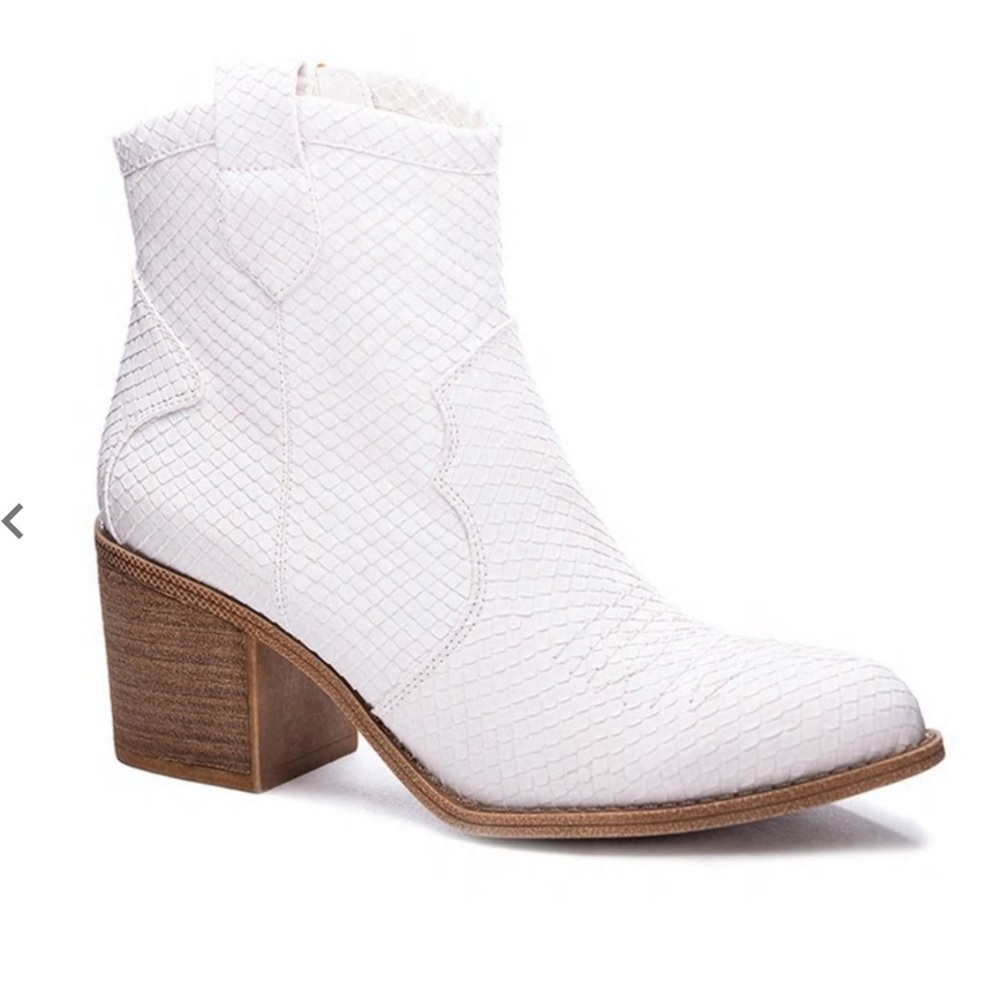 WOMEN'S DIRTY LAUNDRY UNITE WESTERN BOOTIES